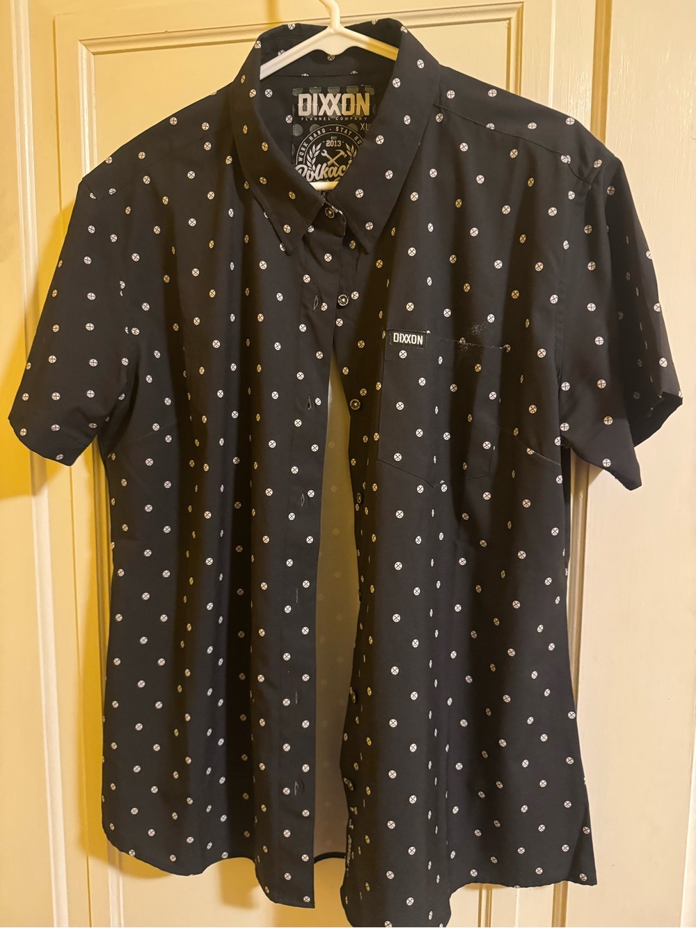 DIXXON Black Short-Sleeve Button-Up Shirt with White Dot Print